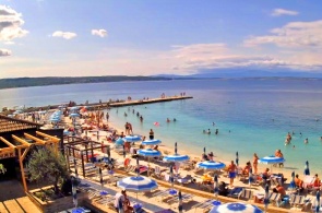 Vue sur la plage de Roka à Crikvenica. Webcams en ligne pour Rijeka