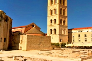 Vue sur le Forum romain et la cathédrale Sainte-Anastasie. Webcams Zadar en ligne