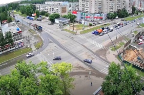 Carrefour des rues Leningradskaya - Petina. Webcams Vologda