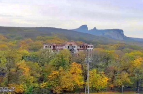 Place du Sanatorium. Webcams Jeleznovodsk en ligne