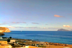 Vue sur la plage de Canneto, Panarea et Stromboli. Webcams en direct Lipari