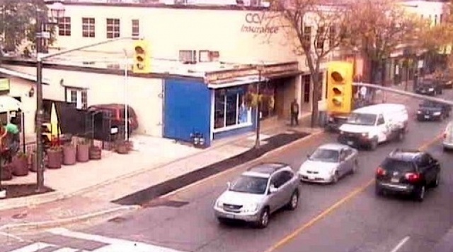 Webcam de la rue Crossroads Queen et George en ligne