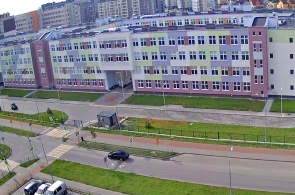Construction d'une école dans la rue. Aube. Voir 2. Webcams de Kaliningrad