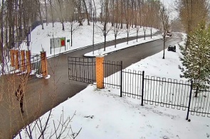 Rue Sovetskaïa. Entrée du parc Lyamin. Webcams Yakhroma en ligne