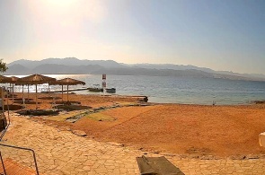 Centre de surf sur la plage d'Almog. Webcams d'Eilat en ligne.
