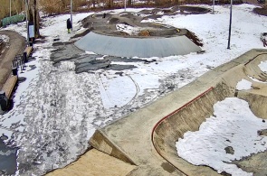 Parc Lyamina. Skatepark. Angle 2. Webcams Yakhroma en ligne