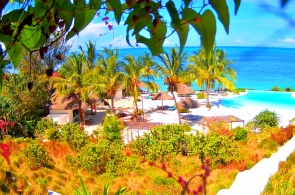 Vue sur la piscine du Zanbluu Beach Hotel. Webcams de Zanzibar